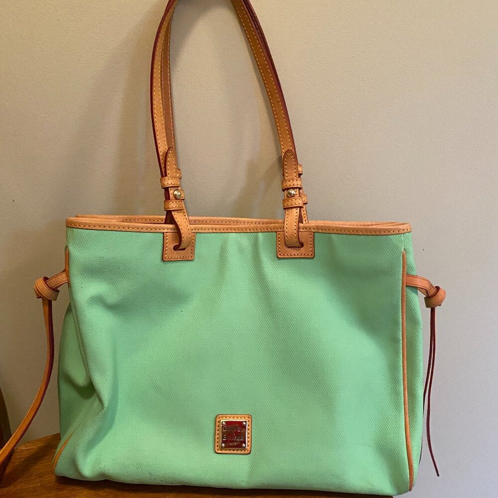 Vintage Dooney and Bourke tote